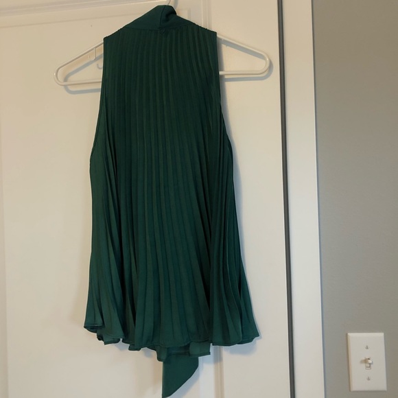 Banana Republic | Pleated Tie-Neck Top in Green - Picture 4 of 6